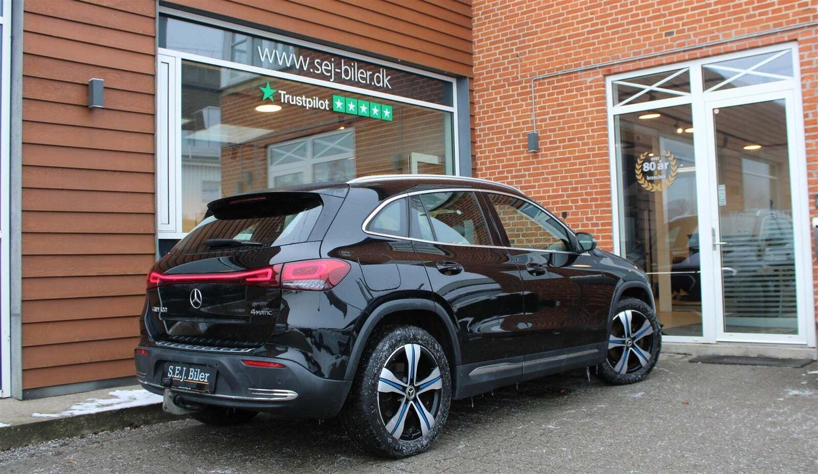 Sort Mercedes EQA300 fra 2022