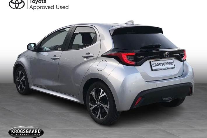 Sølv Toyota Yaris fra 2024