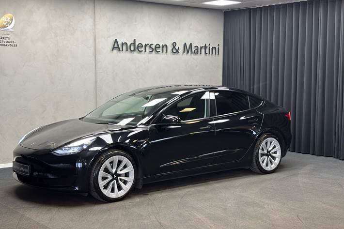 Sort Tesla Model 3 fra 2021