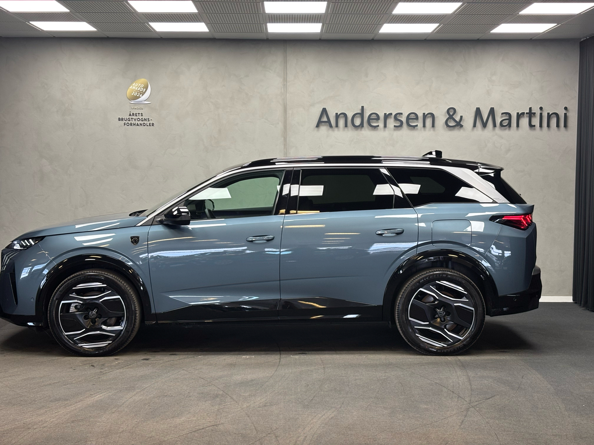 Peugeot e-5008 EL GT 210HK 5d Aut.