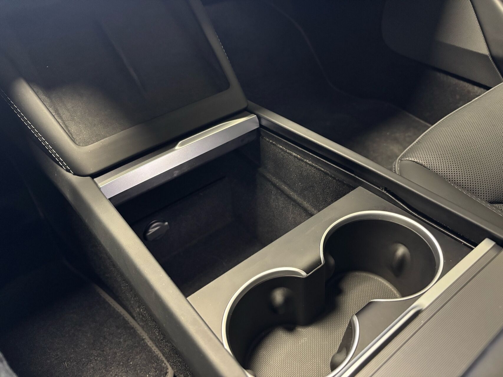 Hvid Tesla Model 3 fra 2023