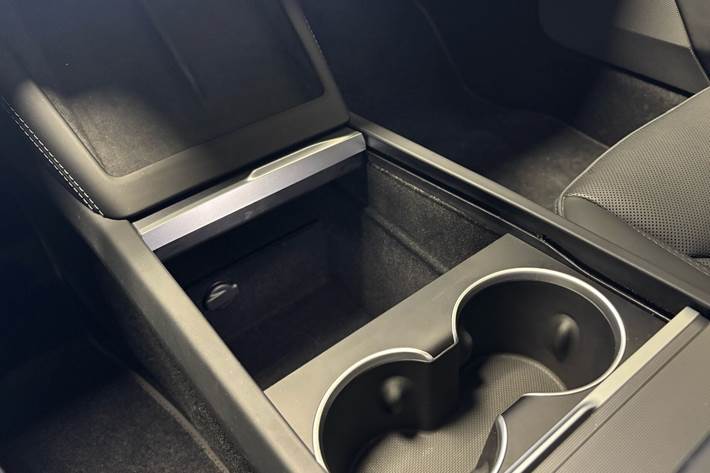 Hvid Tesla Model 3 fra 2023