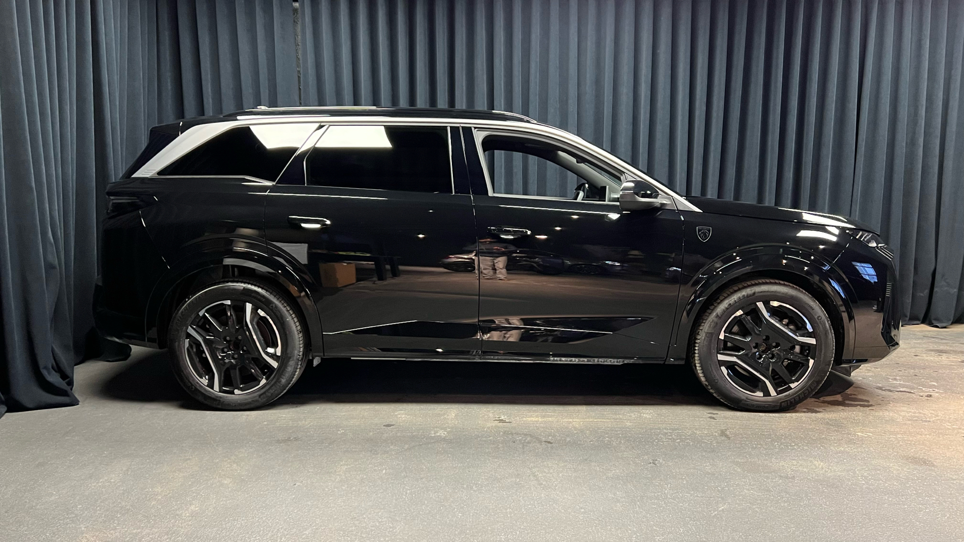 Peugeot e-5008 EL GT 210HK 5d Aut.