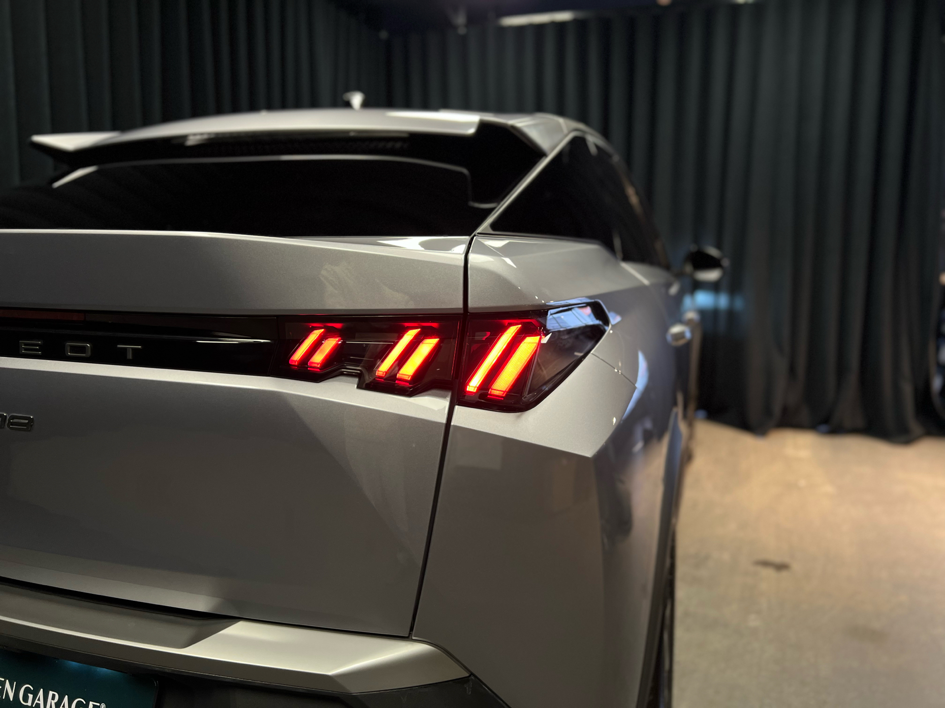 Peugeot e-3008 EL Allure 210HK 5d Aut.