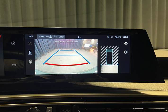 Grå Peugeot e-3008 fra 2024