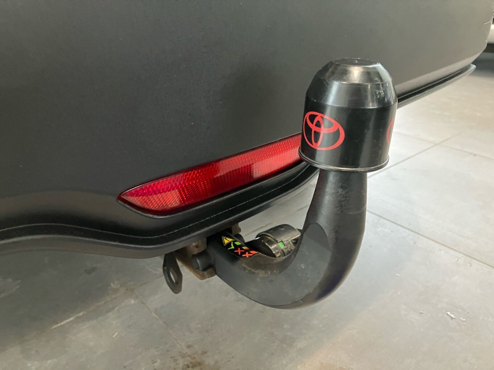 Hvid Toyota C-HR fra 2018