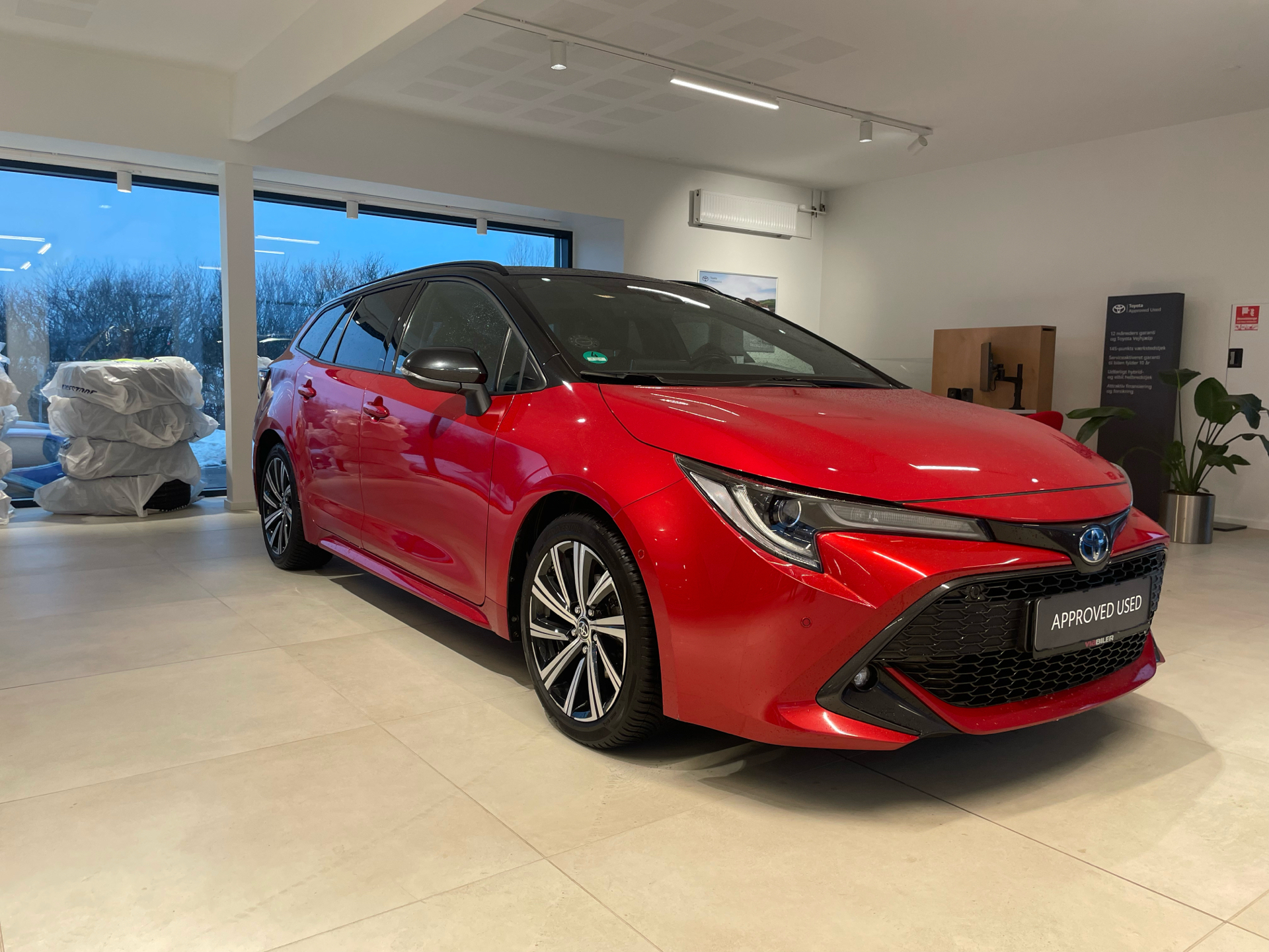 Toyota Corolla 1,8 Touring Sports Hybrid Active Safety Plus Premium E-CVT 122HK Stc Trinl. Gear