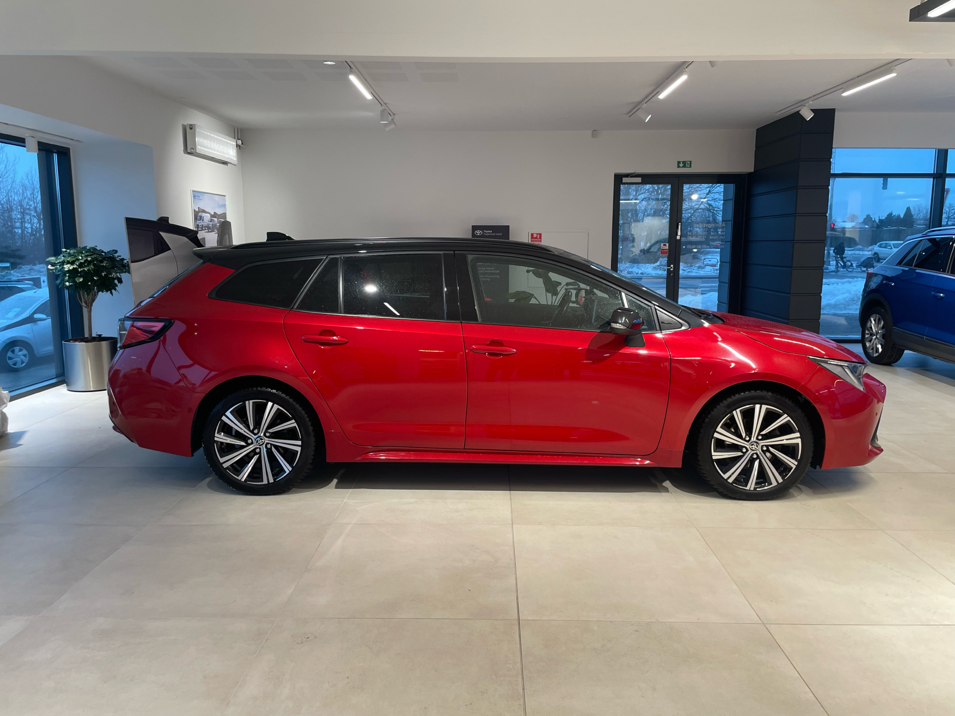 Toyota Corolla 1,8 Touring Sports Hybrid Active Safety Plus Premium E-CVT 122HK Stc Trinl. Gear