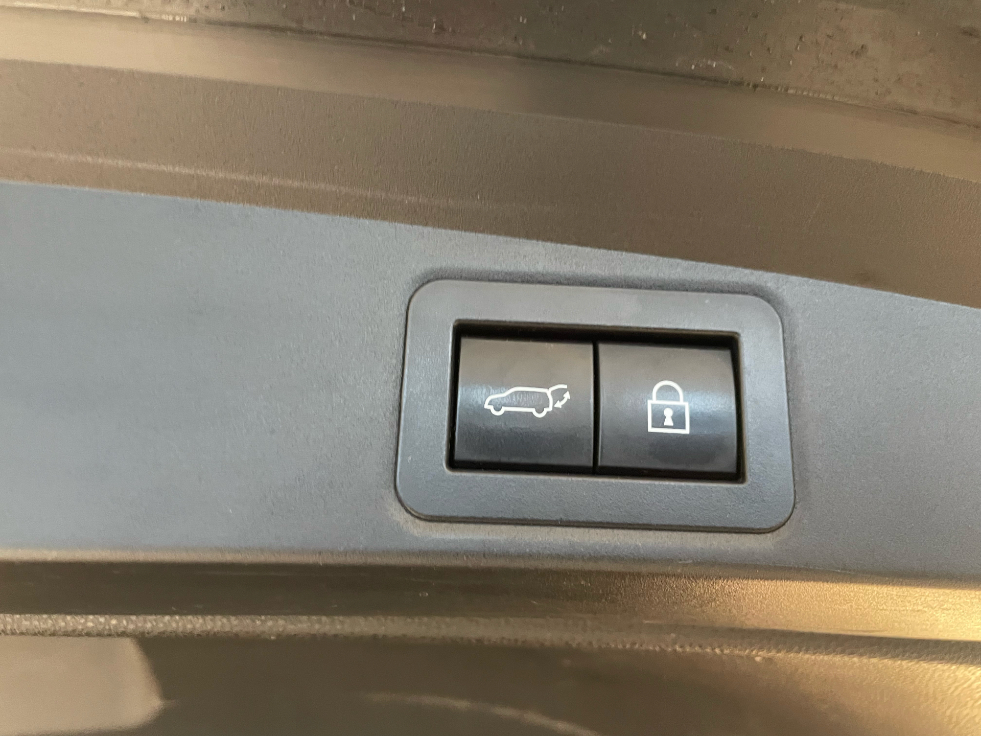 Toyota Corolla 1,8 Touring Sports Hybrid Active Safety Plus Premium E-CVT 122HK Stc Trinl. Gear