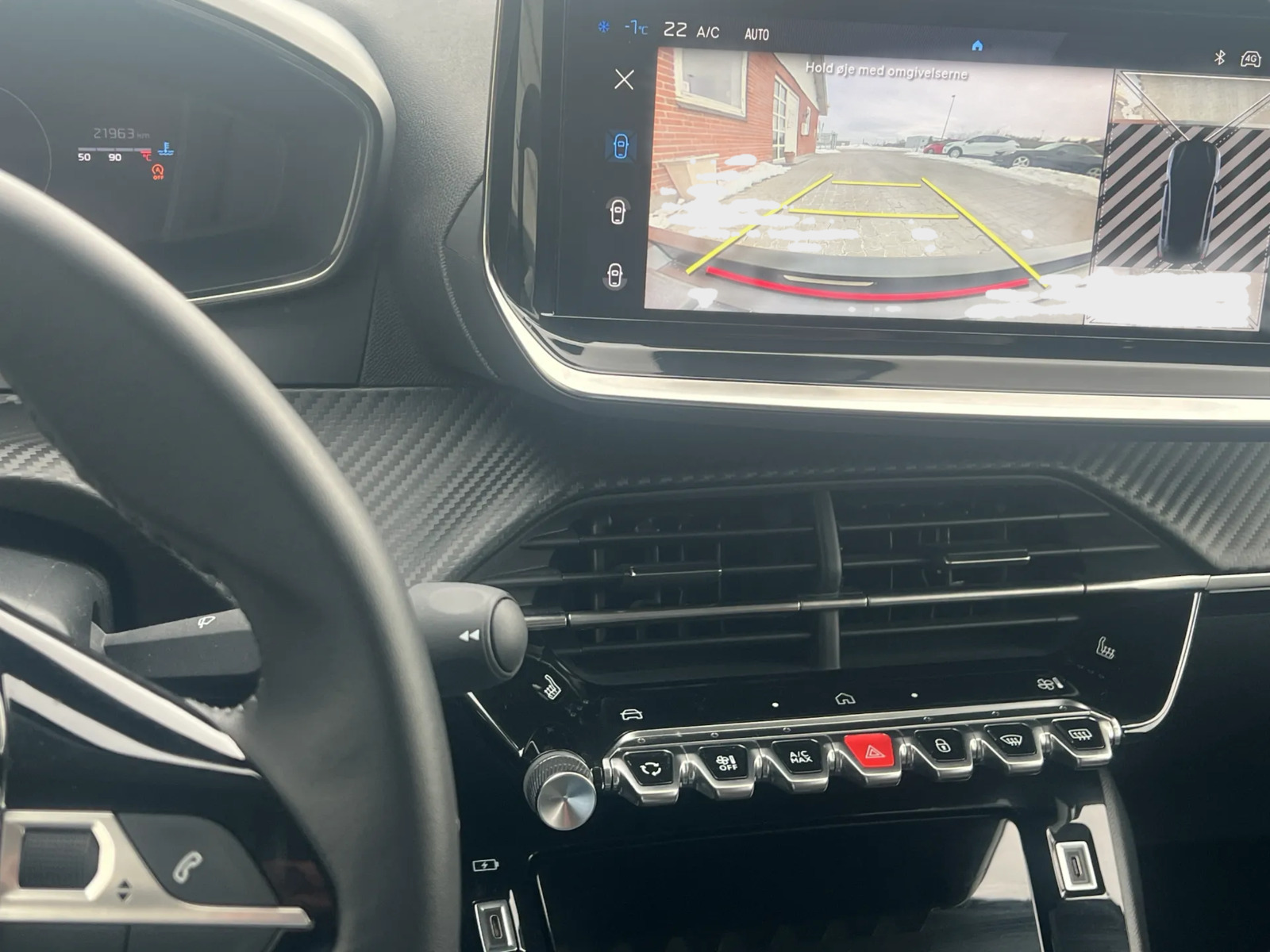 Sort Peugeot 208 fra 2024