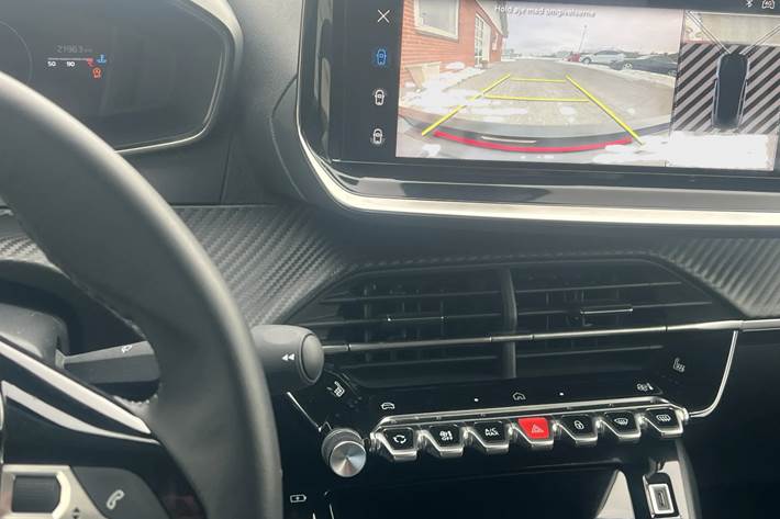 Sort Peugeot 208 fra 2024