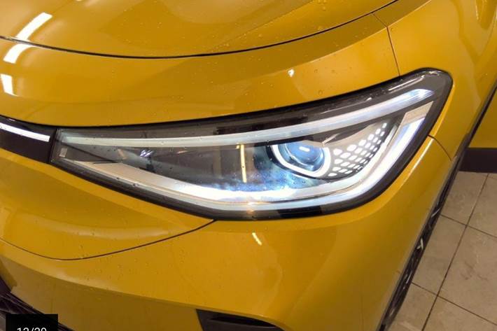 Gul VW ID.4 fra 2021