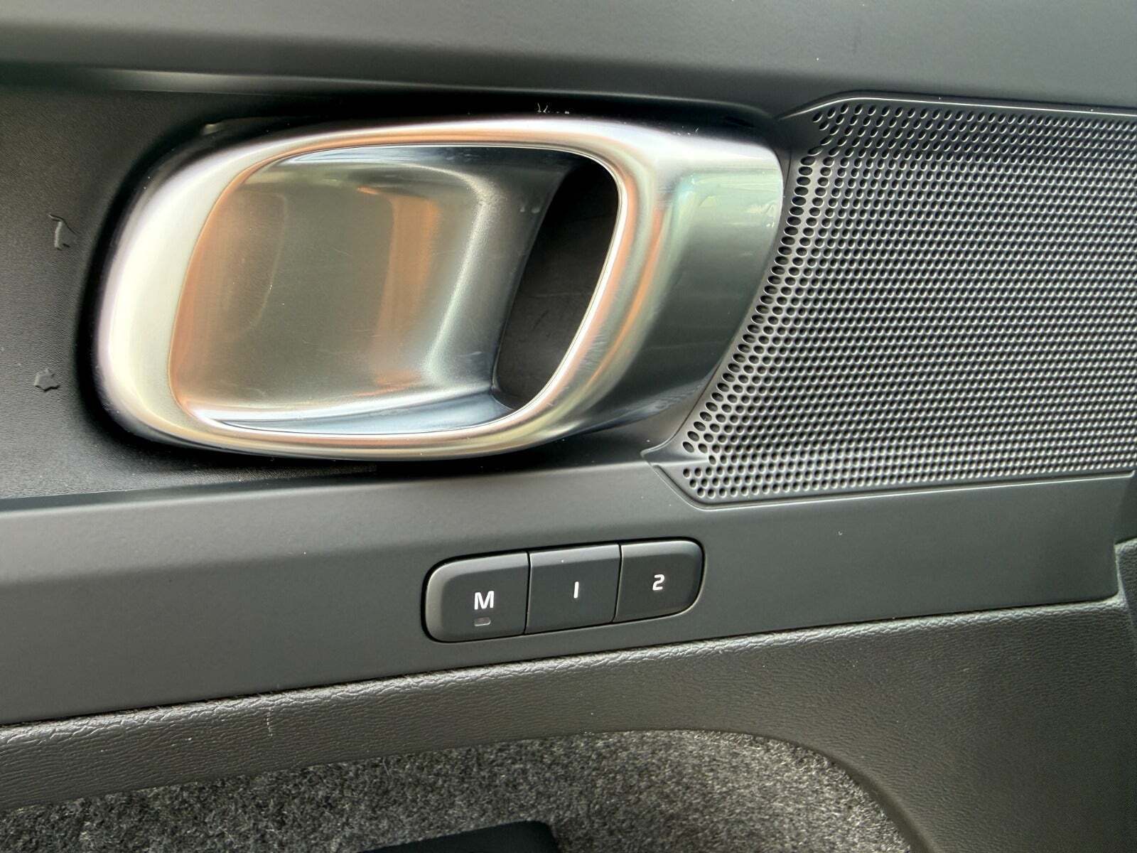 Grøn Volvo EX40 fra 2025