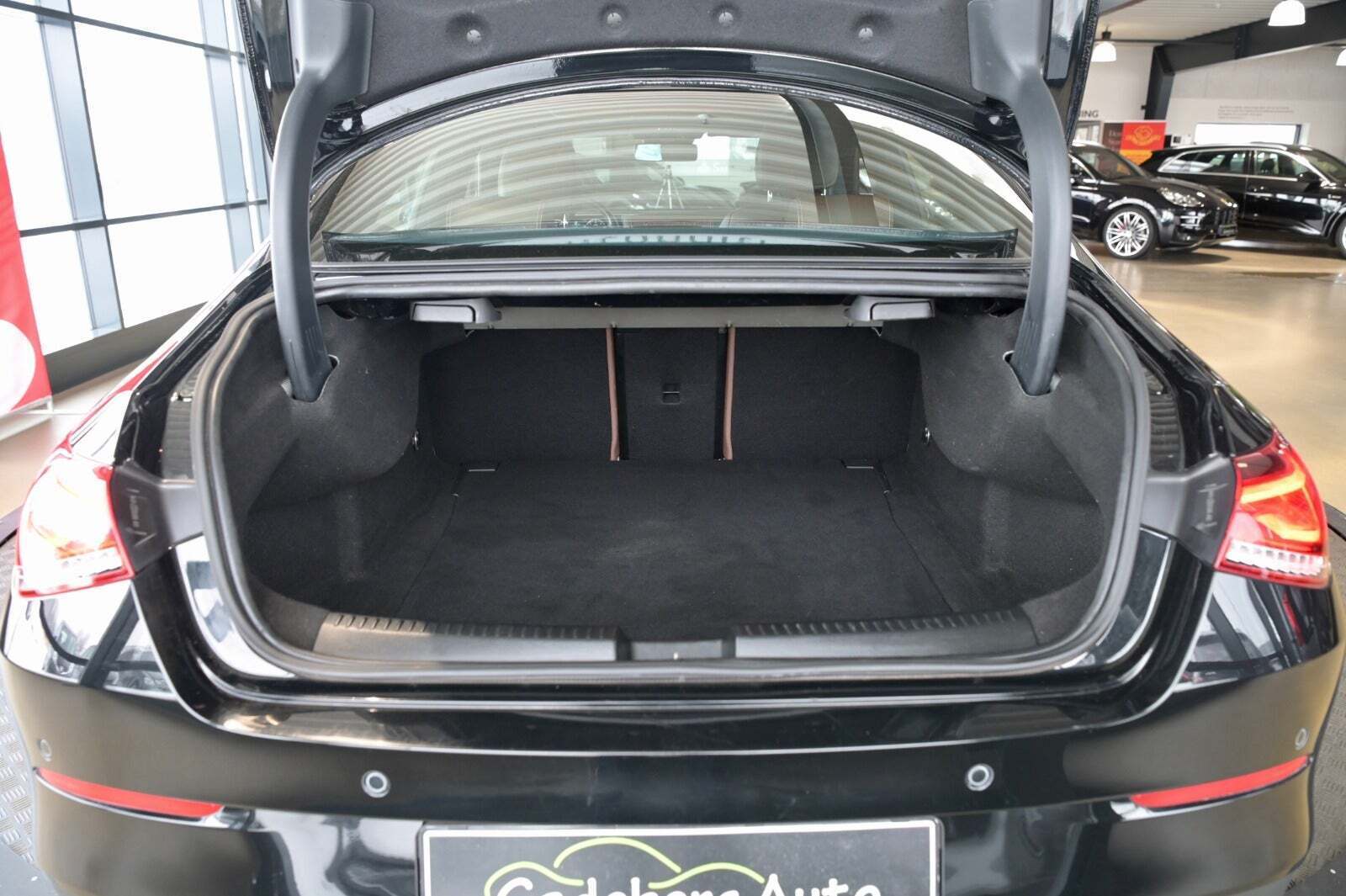 Sort Mercedes CLA200 fra 2019