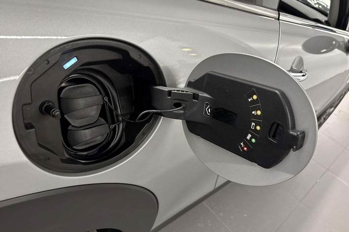 Sølv Mini Cooper SE fra 2023