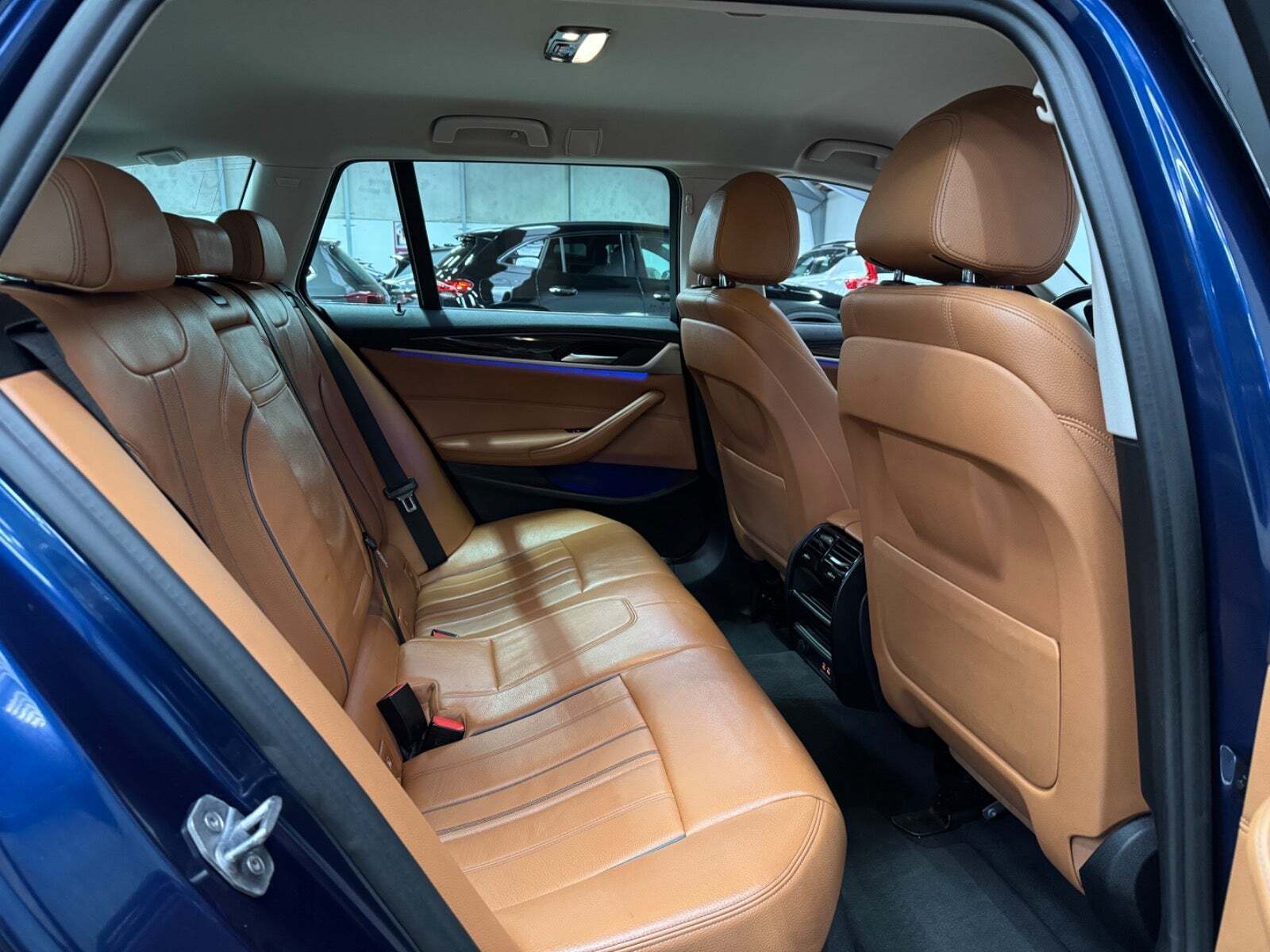 Blå BMW 520d fra 2020