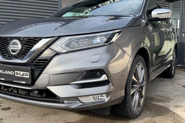 Grå Nissan Qashqai fra 2020