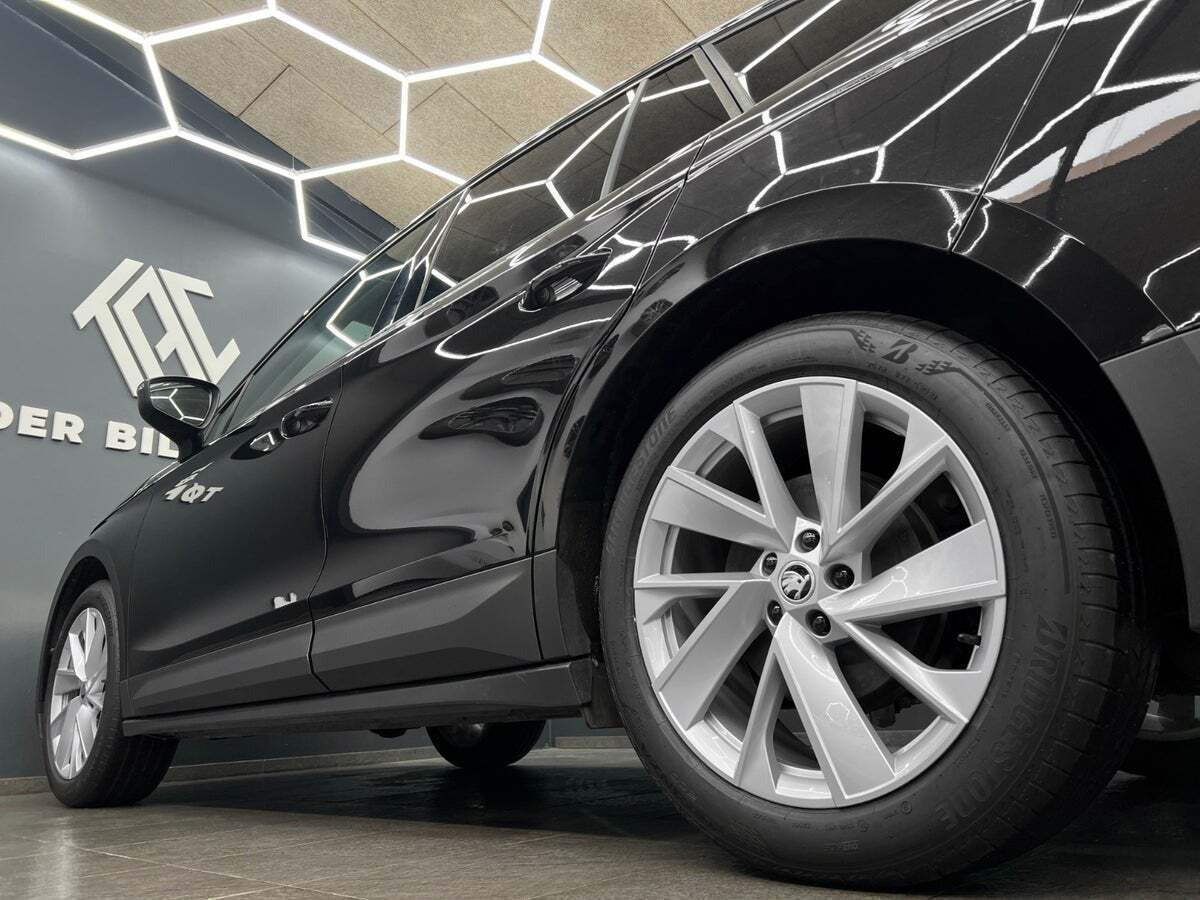 Sort Skoda Enyaq fra 2021