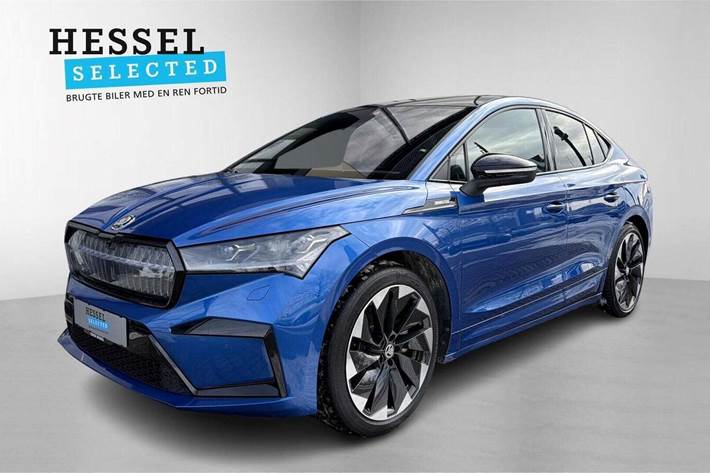 Blå Skoda Enyaq fra 2023 set udefra