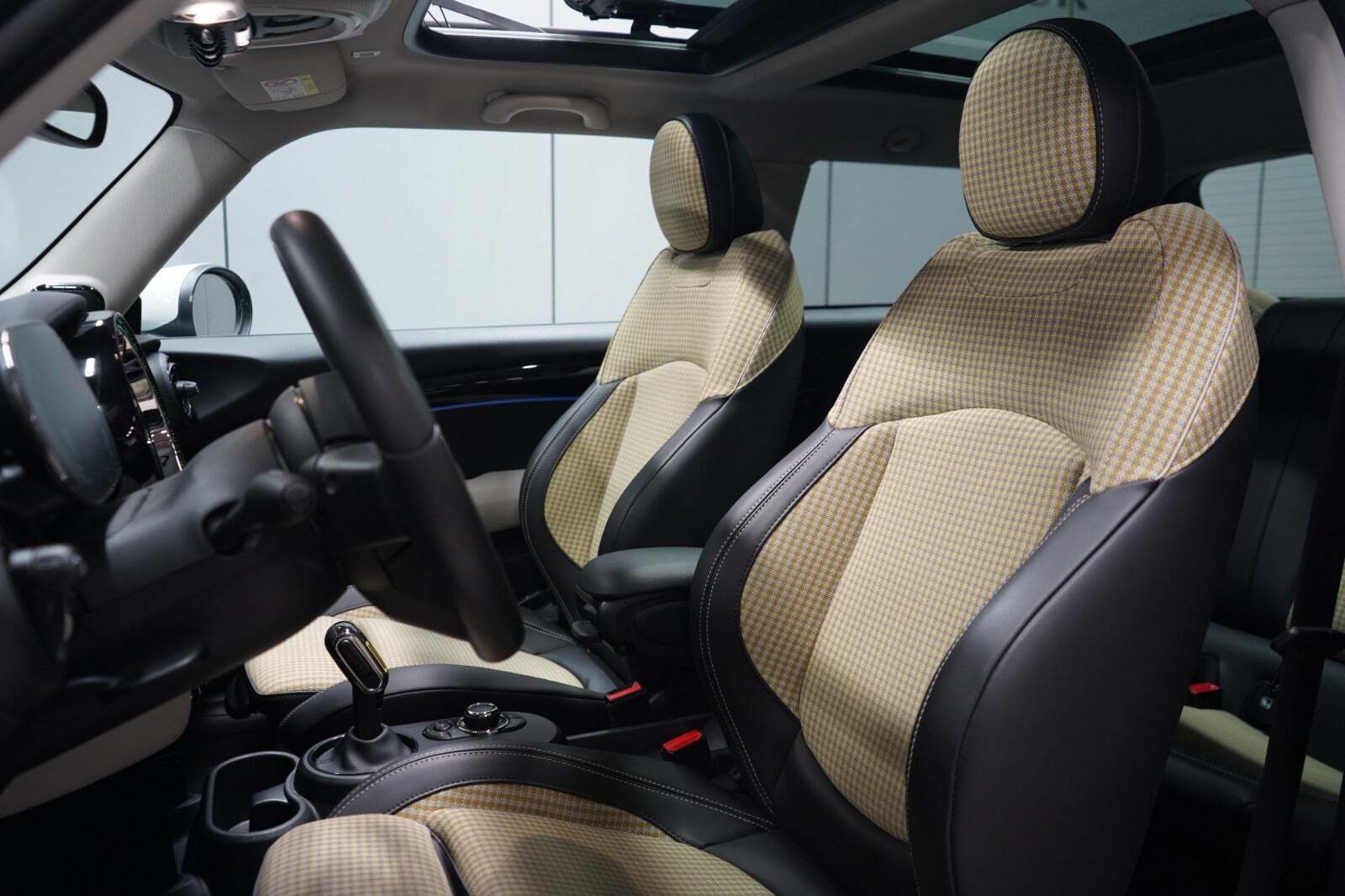 Mini Cooper SE Classic Trim