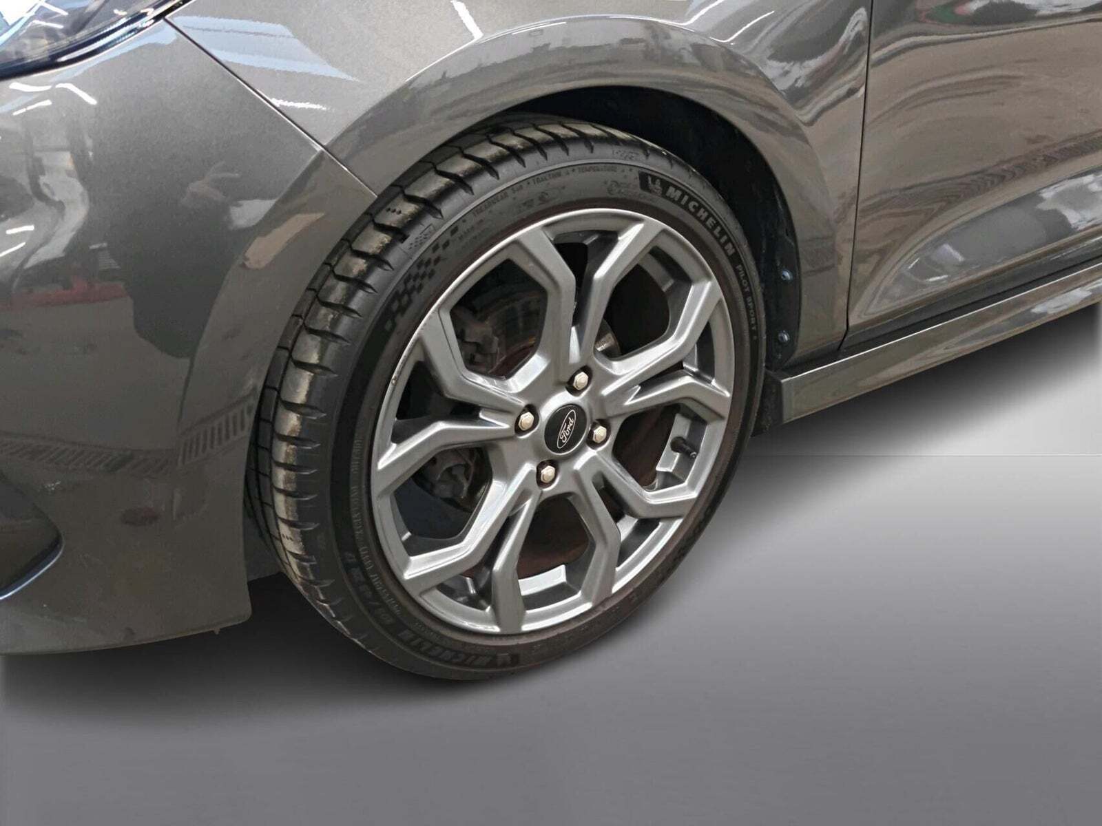 Grå Ford Fiesta fra 2020