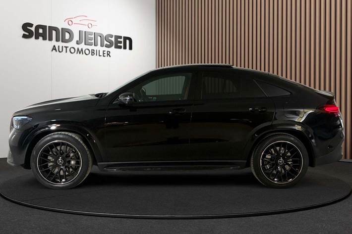 Sort Mercedes GLE53 fra 2025