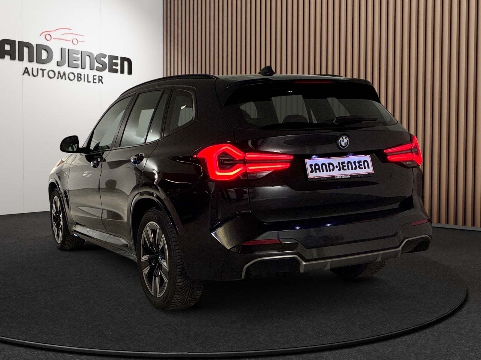 BMW iX3 Charged M-Sport