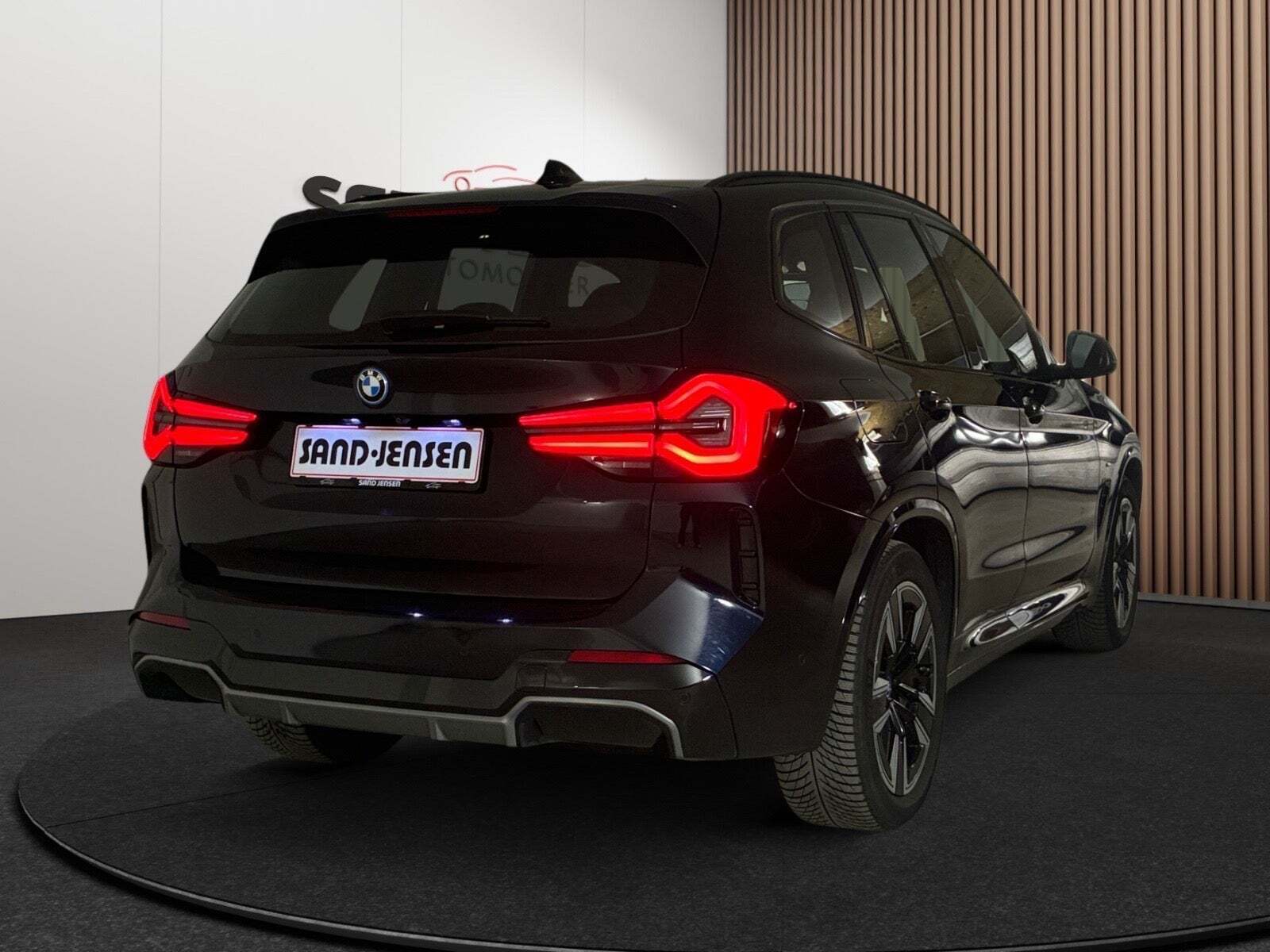 BMW iX3 Charged M-Sport