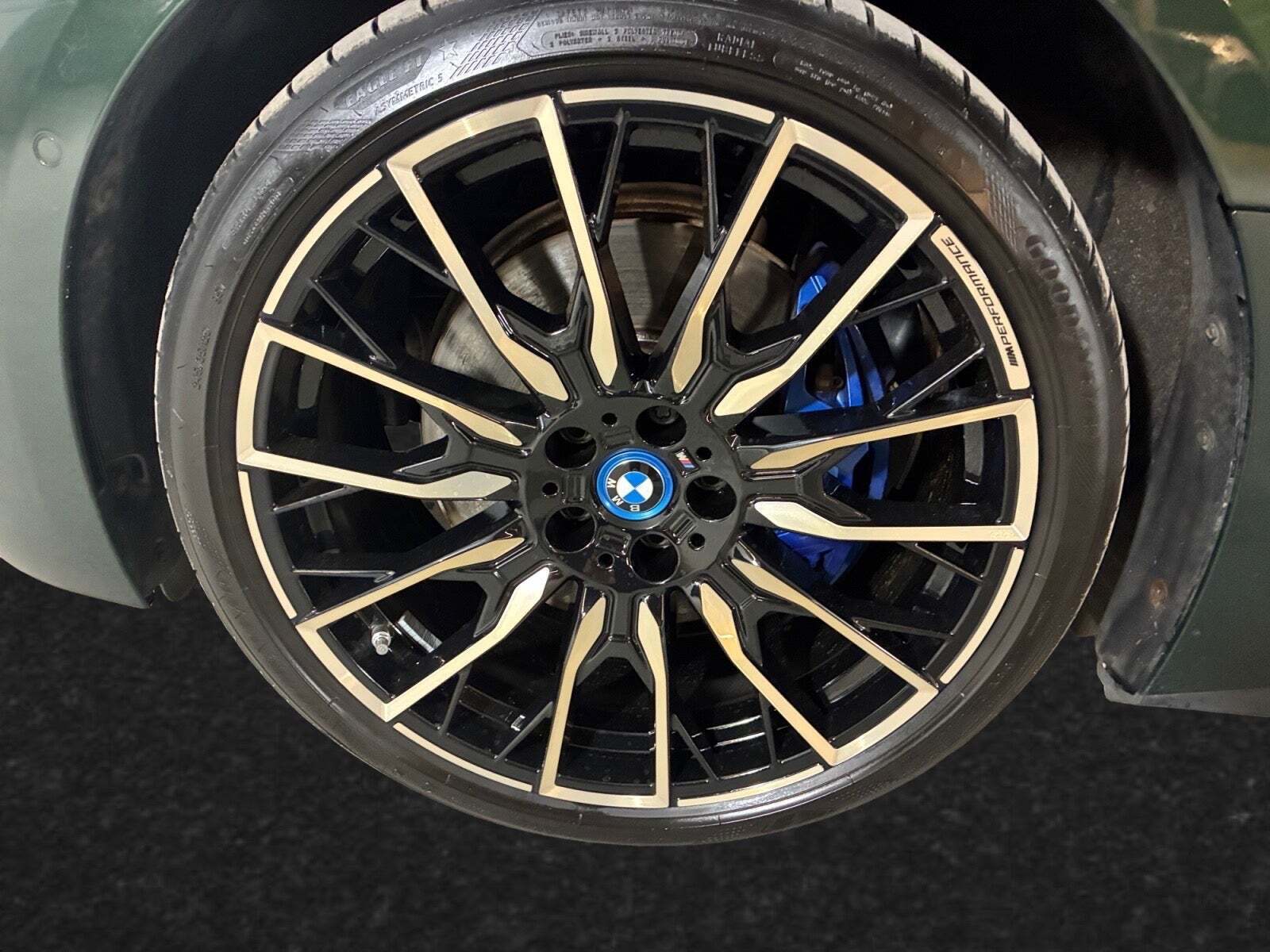 Grøn BMW i4 fra 2024