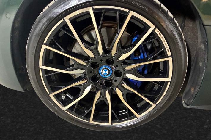 Grøn BMW i4 fra 2024