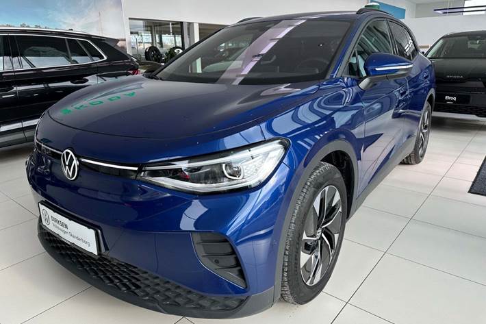 Blå VW ID.4 fra 2025 set udefra