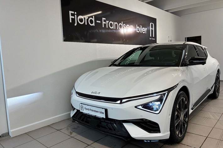 Hvid Kia EV6 fra 2025 set udefra