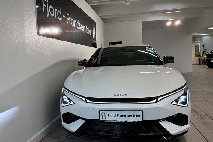 Hvid Kia EV6 fra 2025