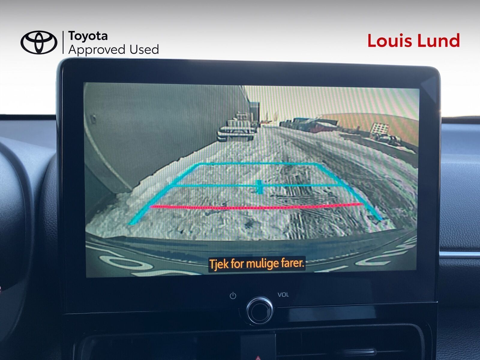 Blå Toyota Yaris Cross fra 2025