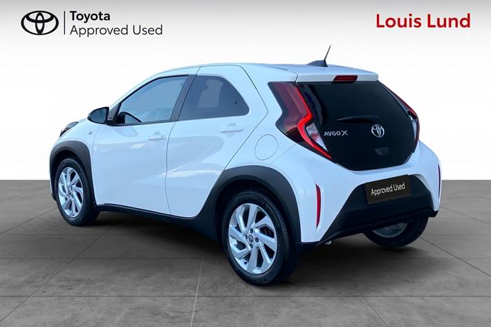 Hvid Toyota Aygo X fra 2025