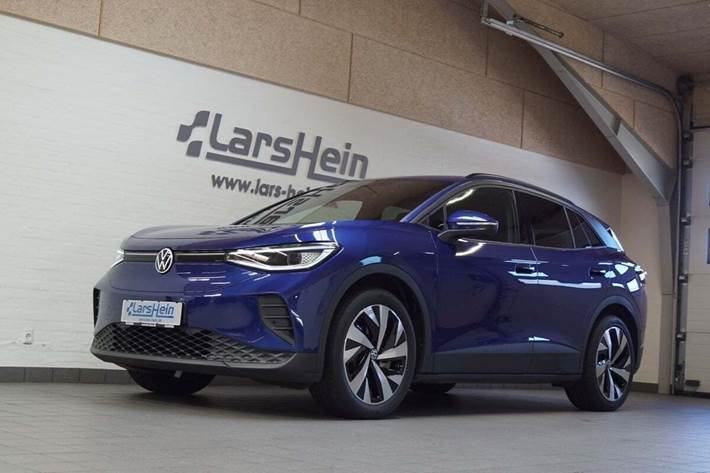Blå VW ID.4 fra 2025 set udefra