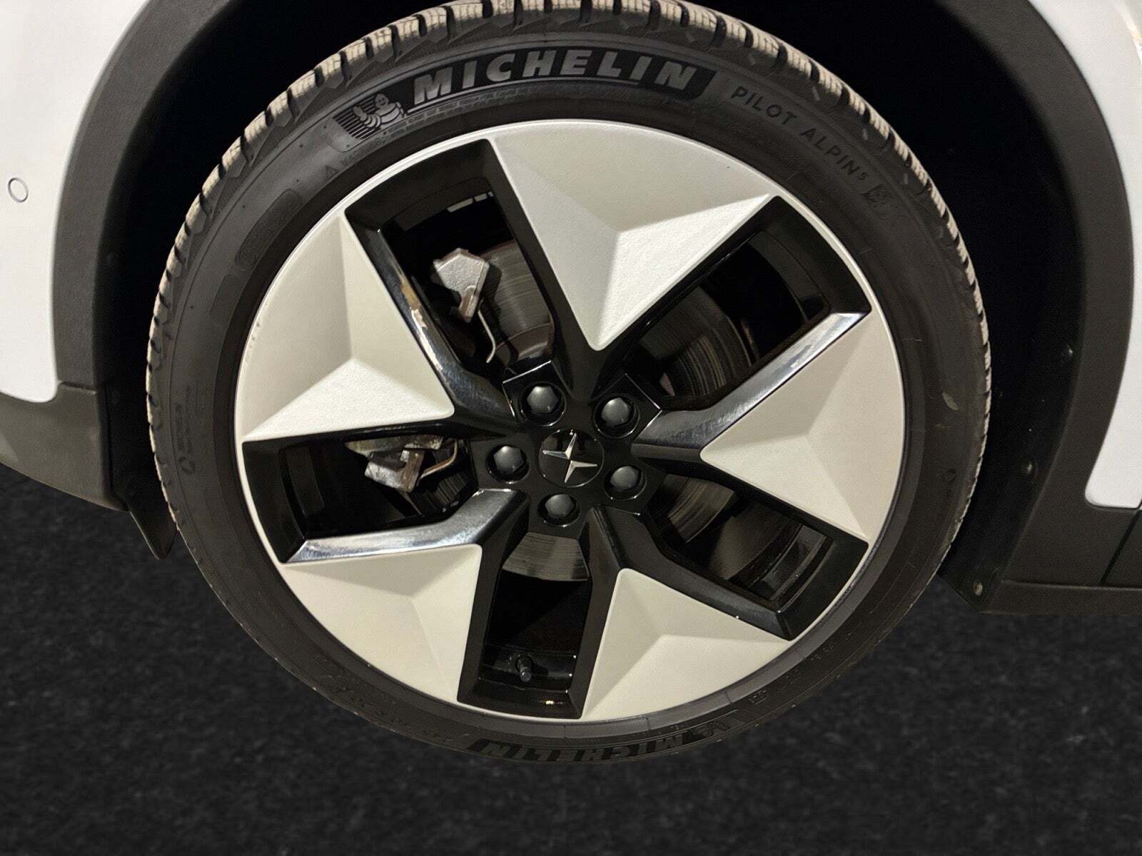 Hvid Polestar 2 fra 2023