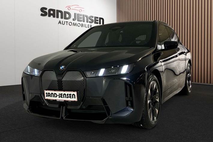 Sort BMW iX fra 2026 set udefra