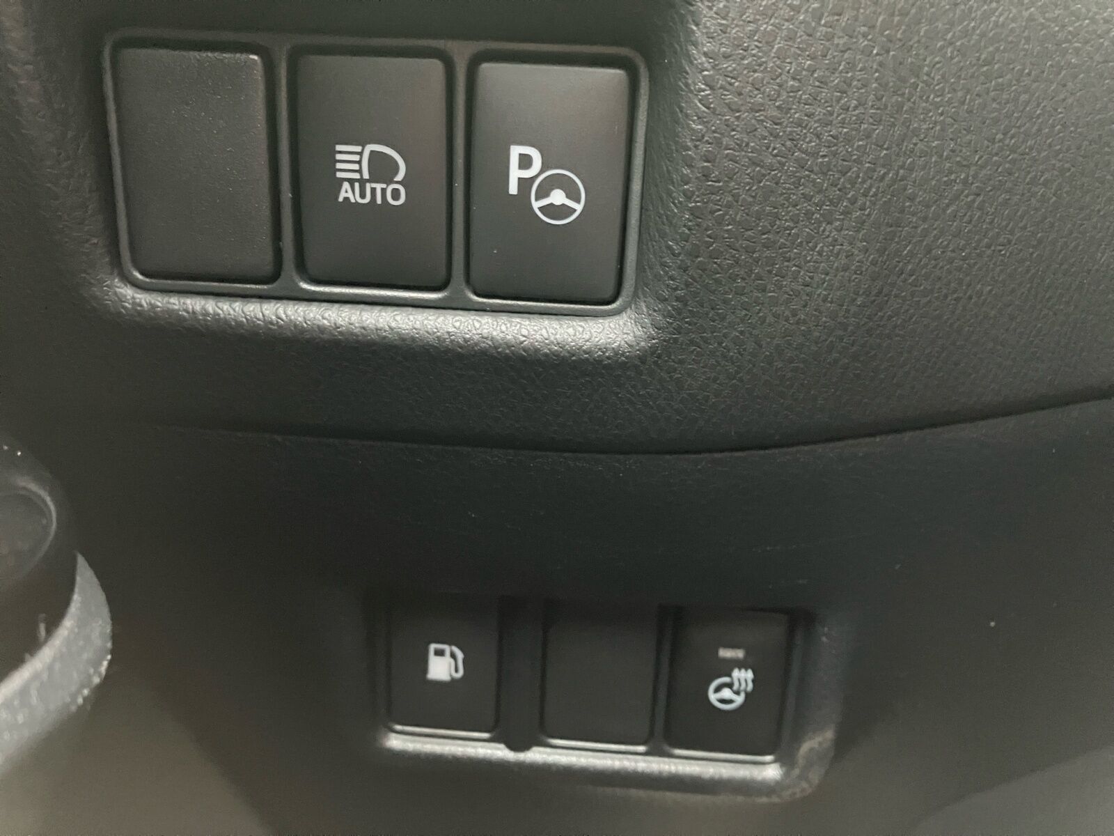 Hvid Toyota C-HR fra 2018
