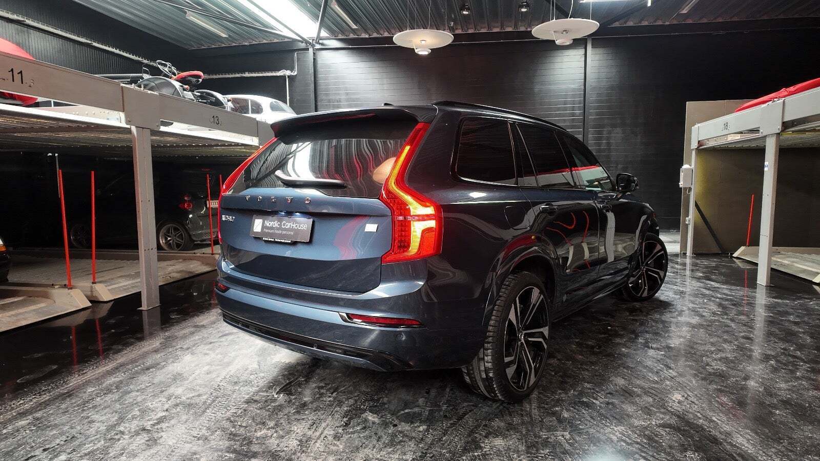 Blå Volvo XC90 fra 2023