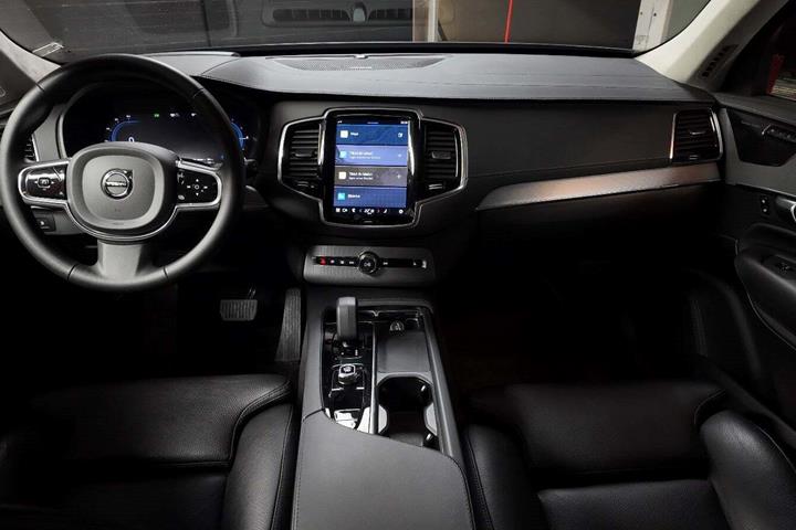 Blå Volvo XC90 fra 2023