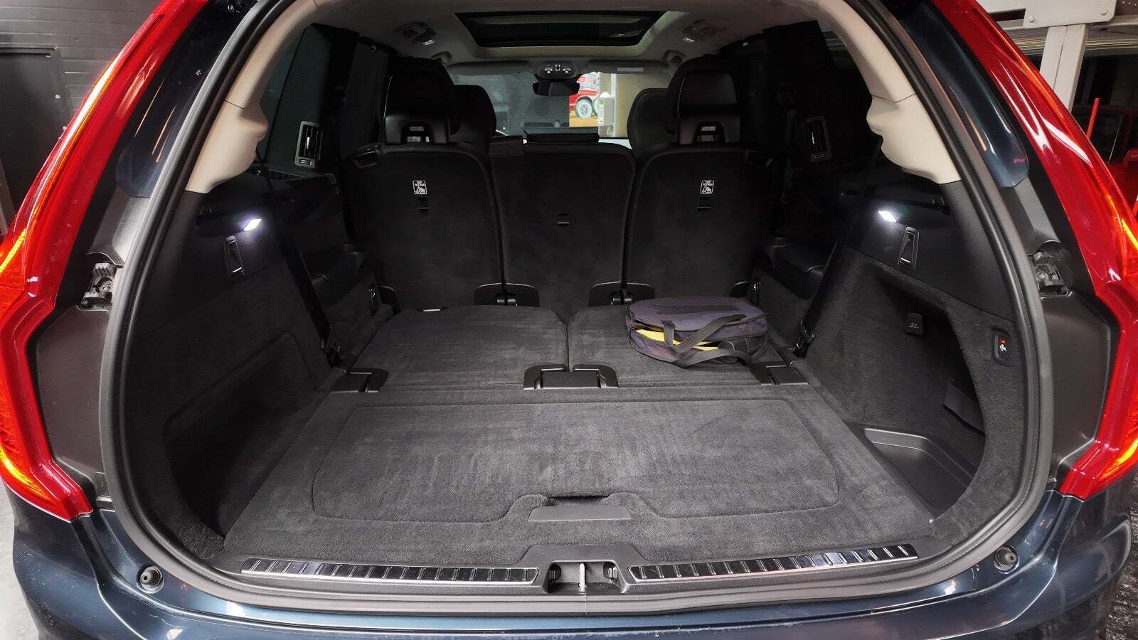 Blå Volvo XC90 fra 2023