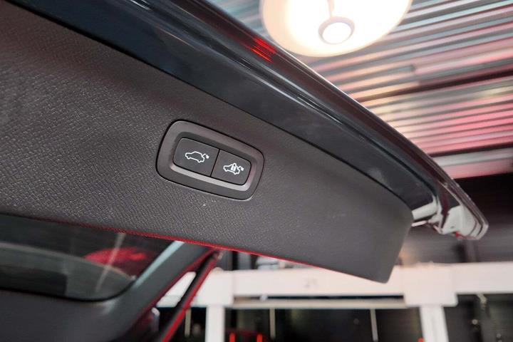 Blå Volvo XC90 fra 2023