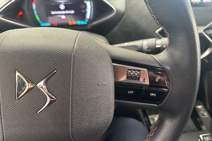 Hvid DS DS 3 CrossBack fra 2021