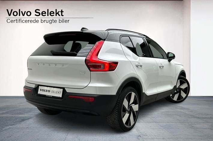 Hvid Volvo XC40 fra 2023