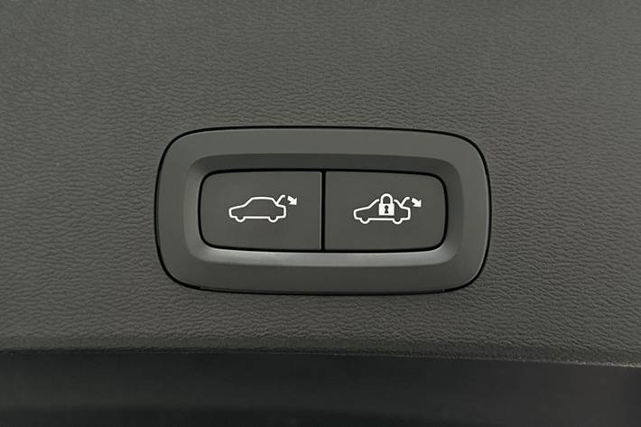 Hvid Volvo XC40 fra 2023