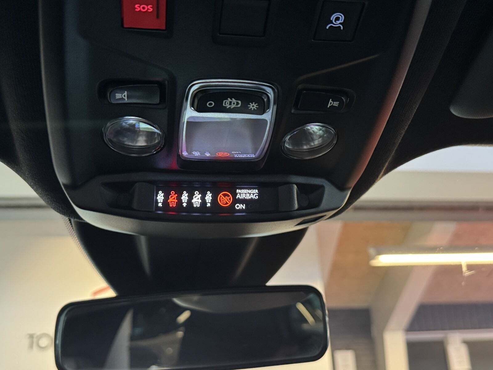 Hvid Alfa Romeo Junior fra 2025