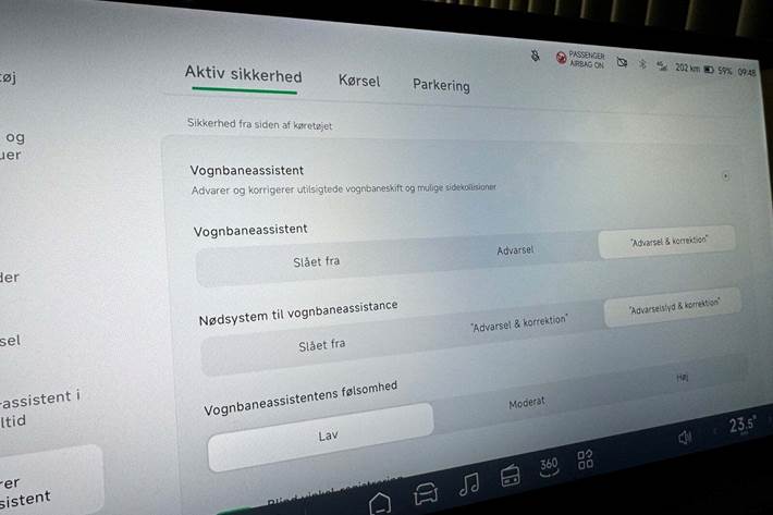 Hvid Xpeng G9 fra 2024