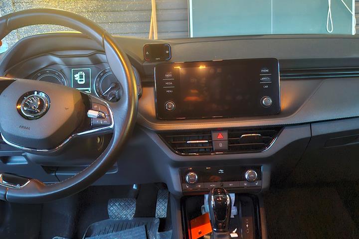Sort Skoda Scala fra 2021