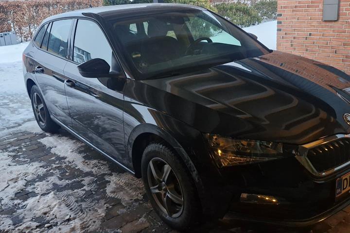 Sort Skoda Scala fra 2021
